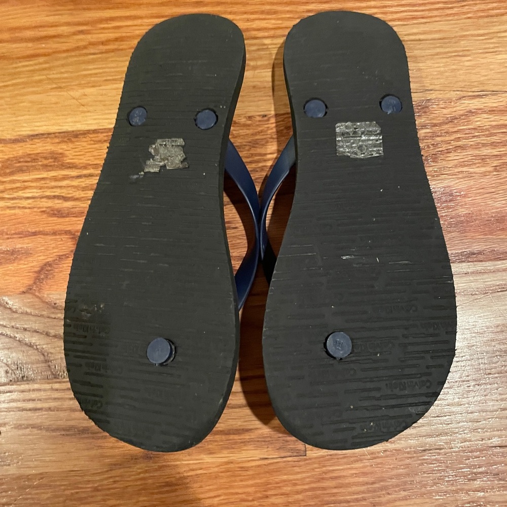 Calvin Klein flip flops - Picture 2 of 2